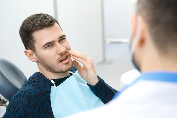 Signs You May Need An Emergency Root Canal